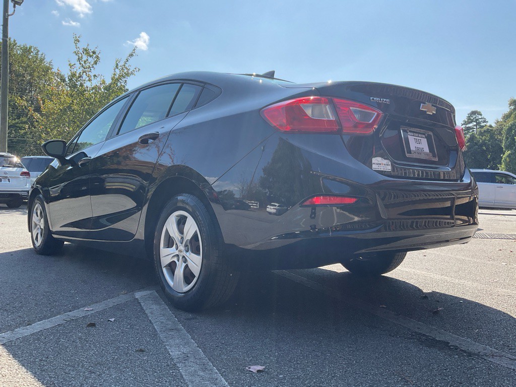 2018 Chevrolet Cruze Image 7