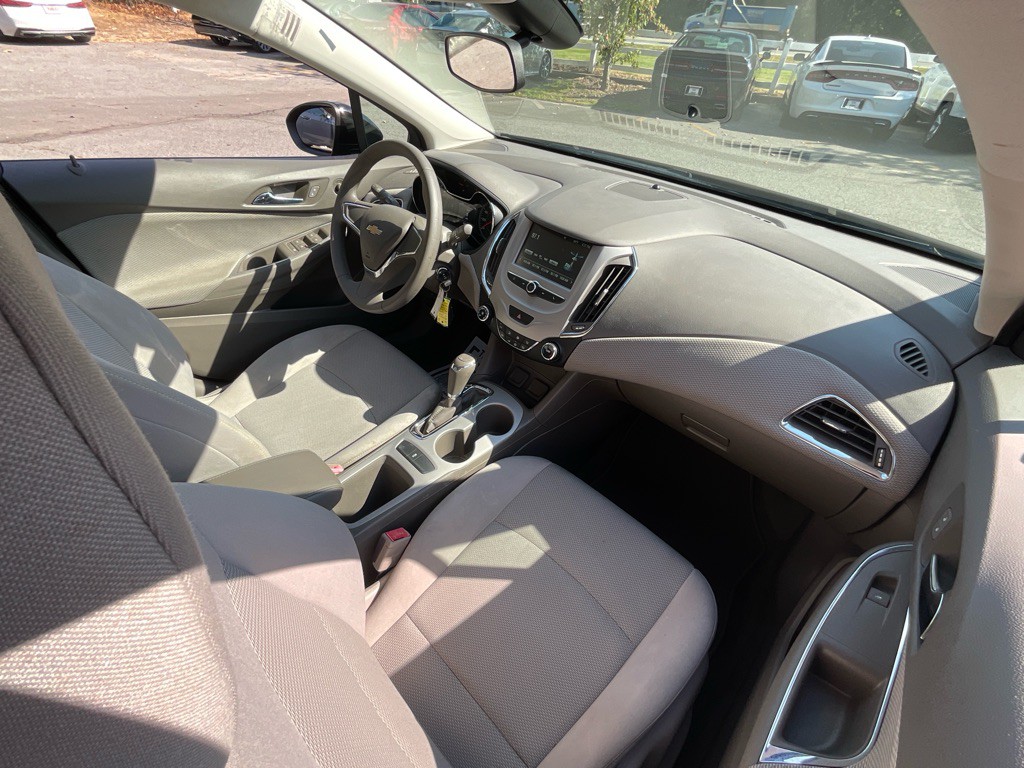 2018 Chevrolet Cruze Image 16