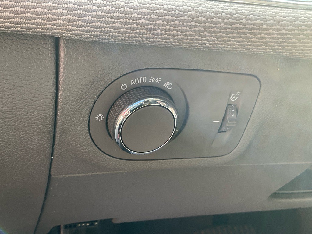 2018 Chevrolet Cruze Image 36