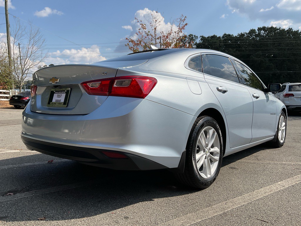 2017 Chevrolet Malibu Image 5