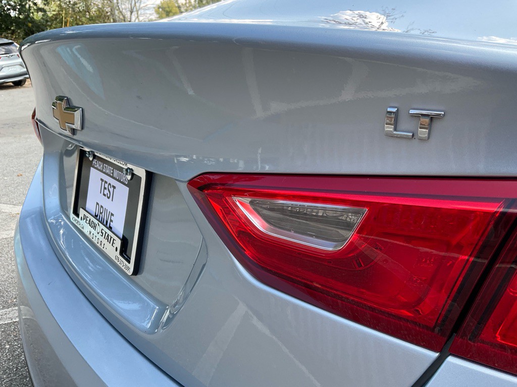 2017 Chevrolet Malibu Image 10