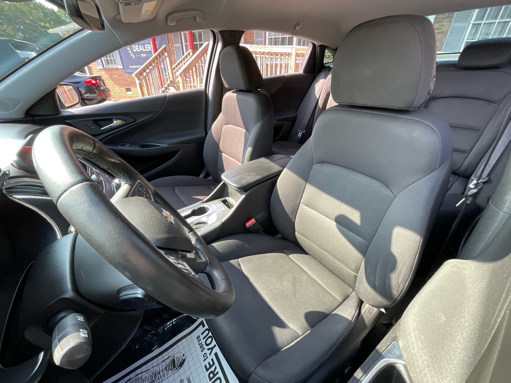 2017 Chevrolet Malibu Image 17