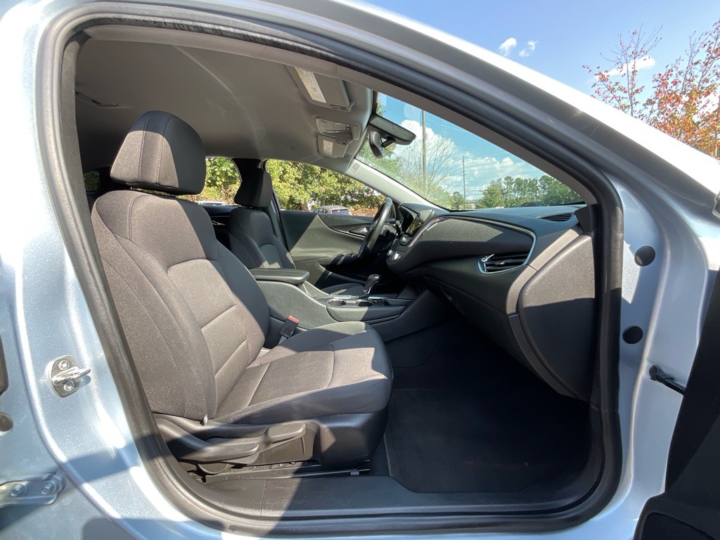 2017 Chevrolet Malibu Image 18