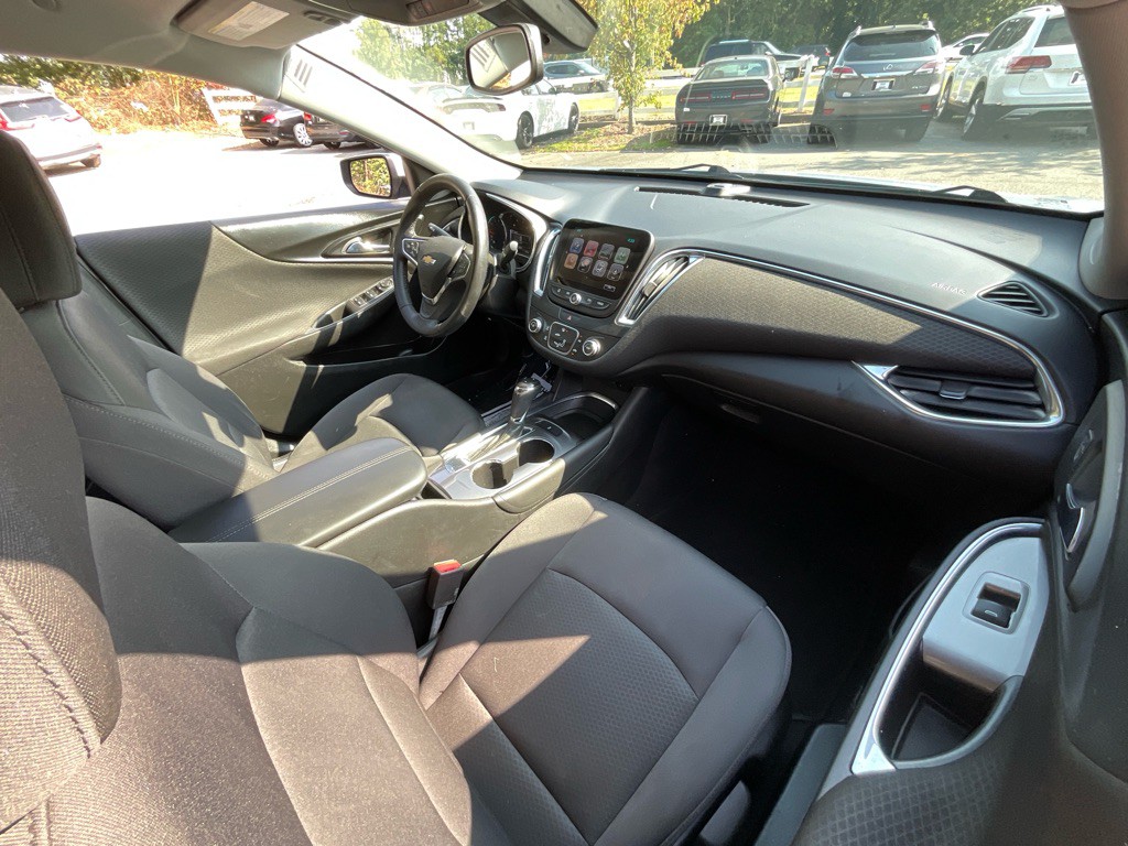 2017 Chevrolet Malibu Image 19