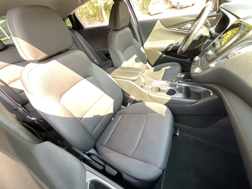2017 Chevrolet Malibu Image 20