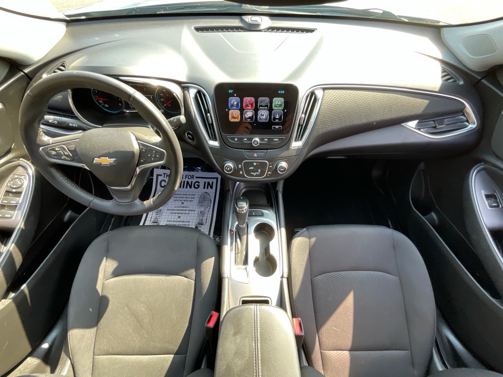 2017 Chevrolet Malibu Image 22