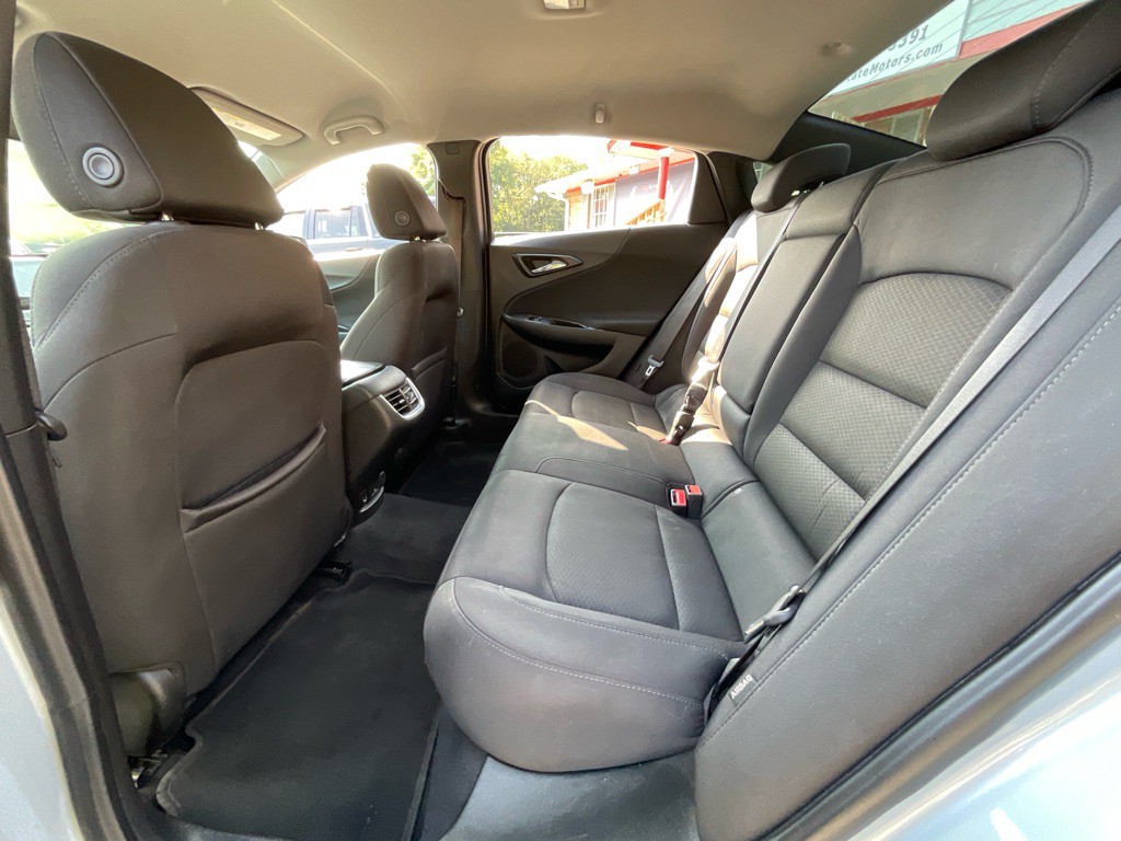2017 Chevrolet Malibu Image 28
