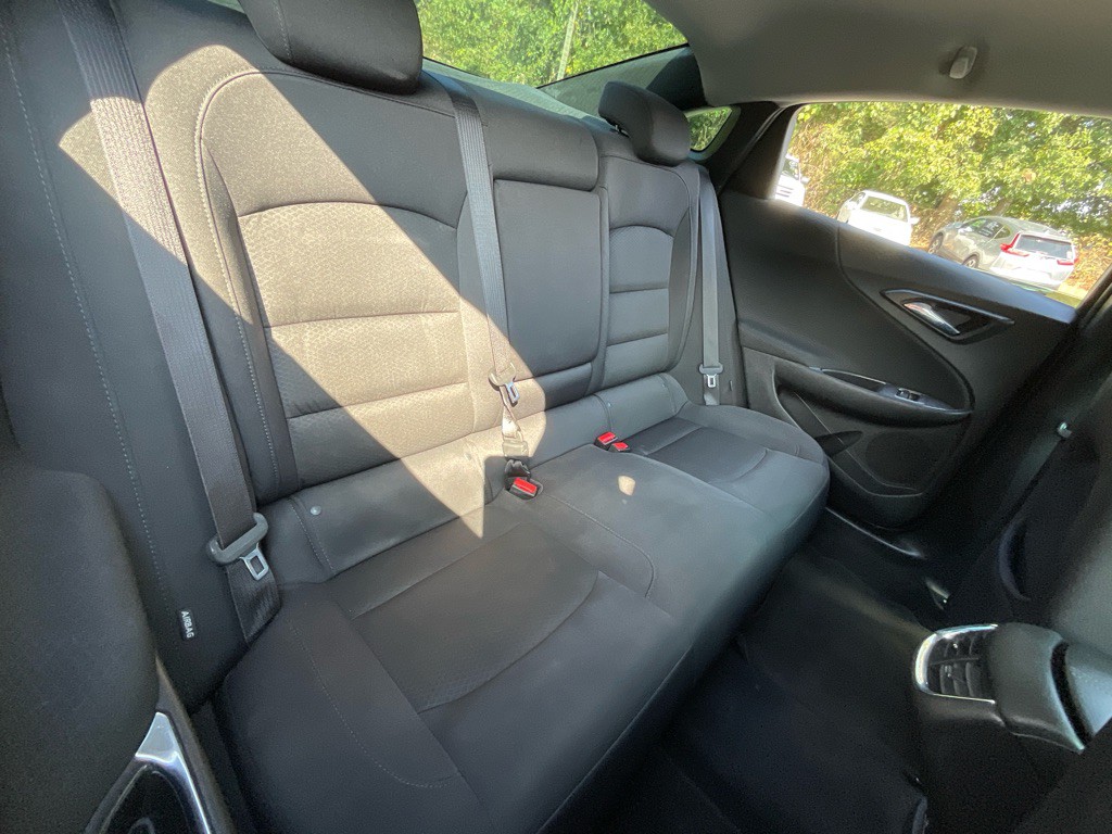 2017 Chevrolet Malibu Image 33