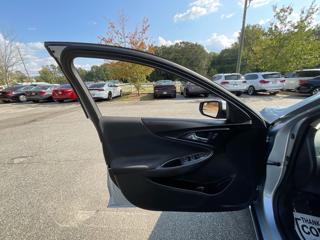 2017 Chevrolet Malibu Image 39