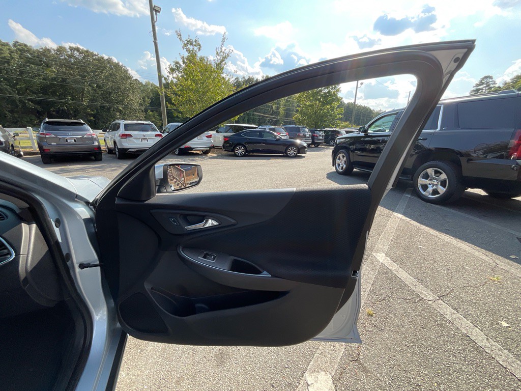 2017 Chevrolet Malibu Image 43