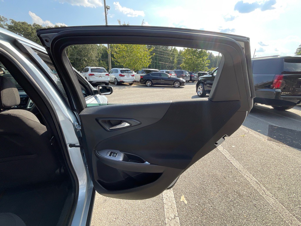 2017 Chevrolet Malibu Image 44