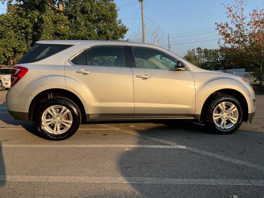 2017 Chevrolet Equinox Image 4