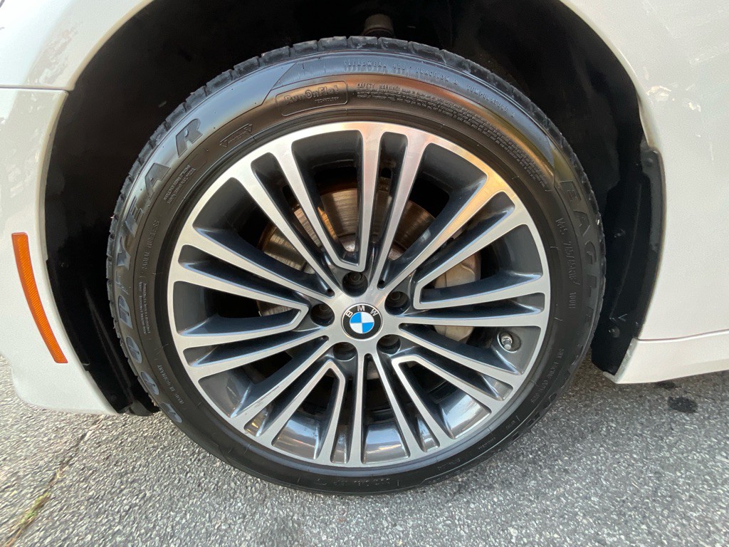 2019 BMW 5 Series Image 11