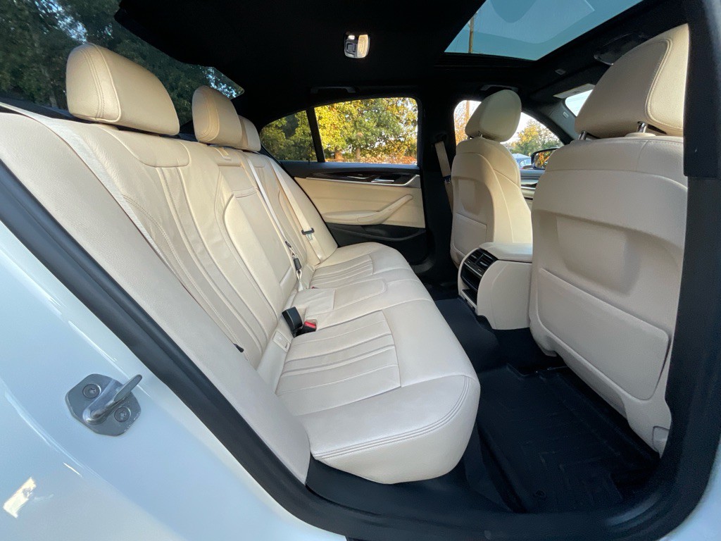 2019 BMW 5 Series Image 30