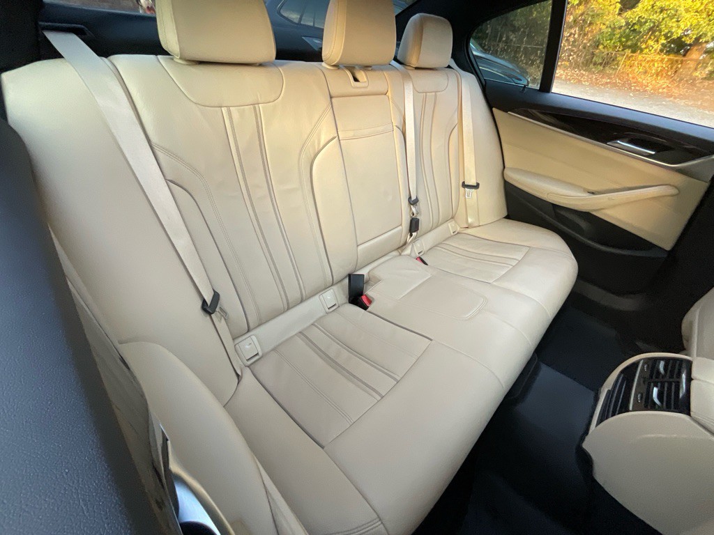 2019 BMW 5 Series Image 32