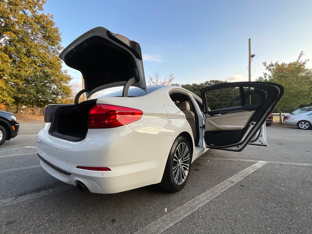 2019 BMW 5 Series Image 35