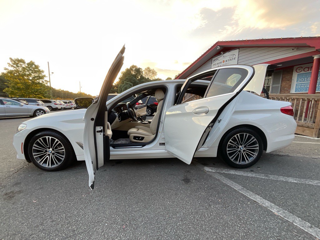 2019 BMW 5 Series Image 36