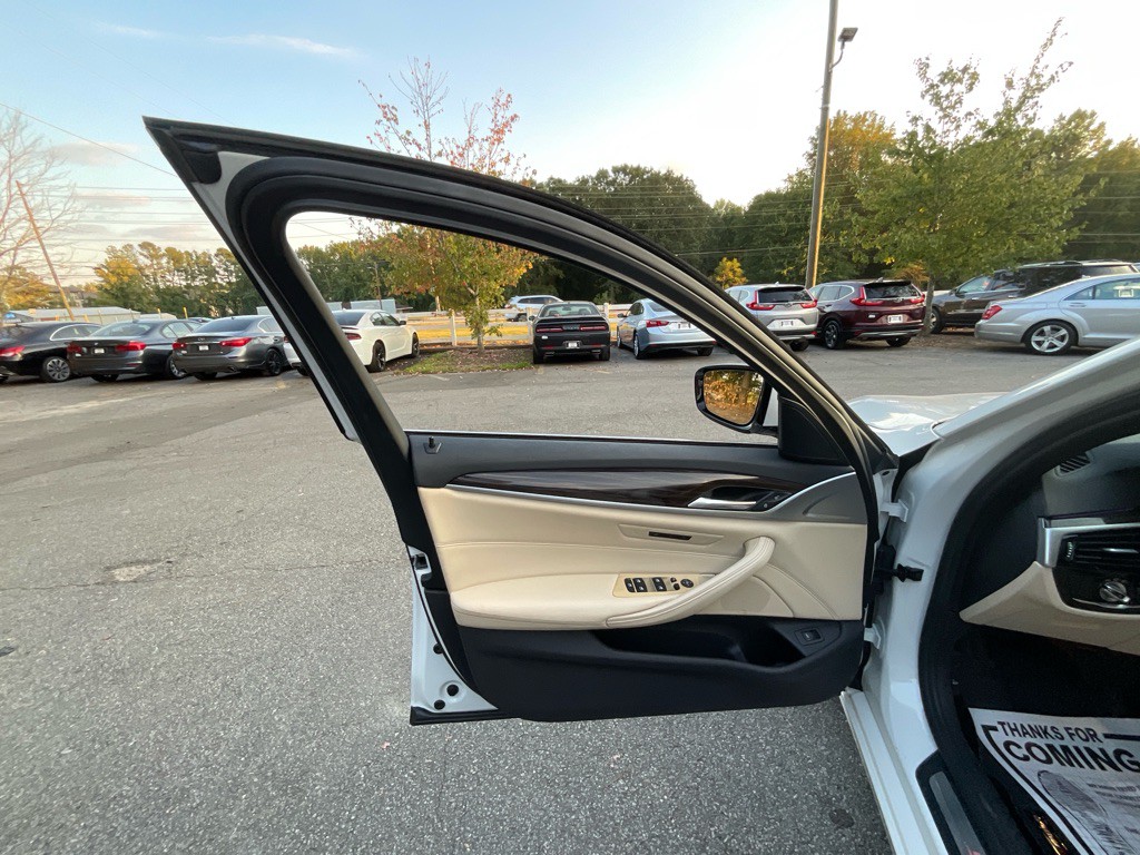 2019 BMW 5 Series Image 39