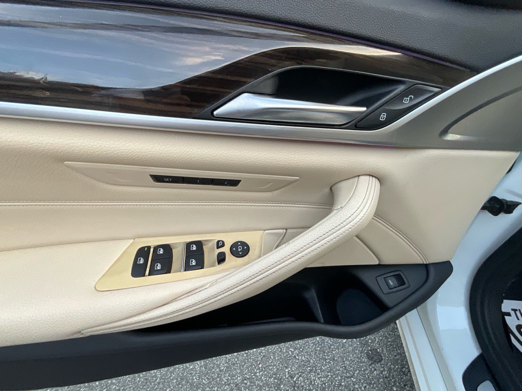 2019 BMW 5 Series Image 40