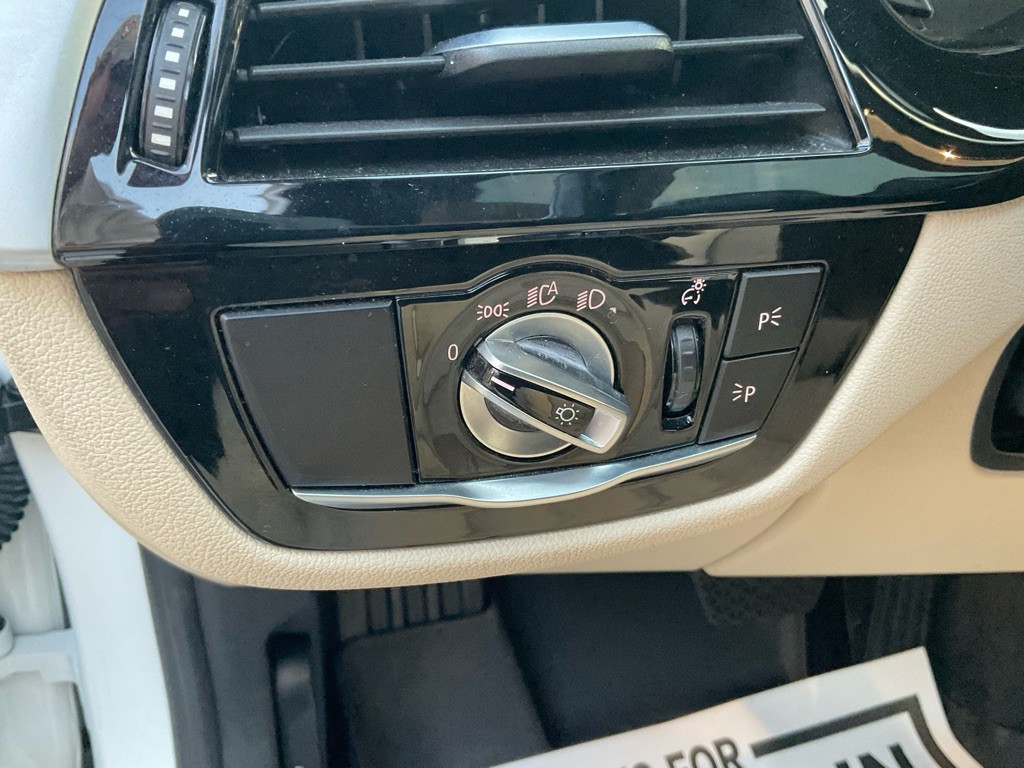 2019 BMW 5 Series Image 41