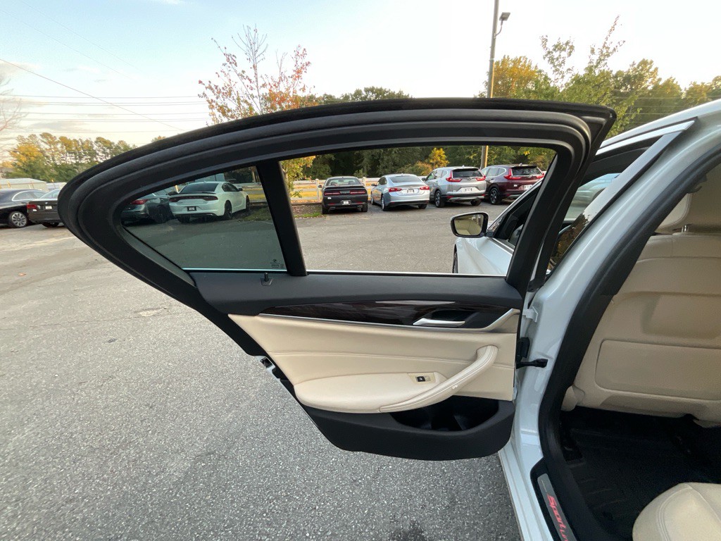 2019 BMW 5 Series Image 42