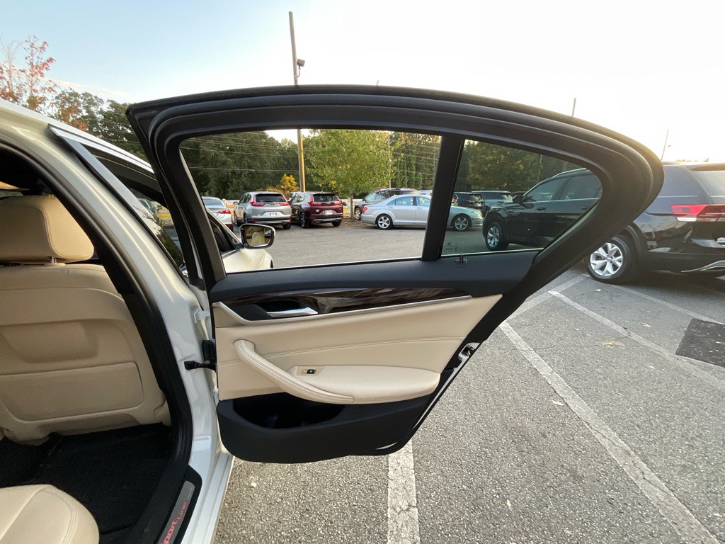 2019 BMW 5 Series Image 44