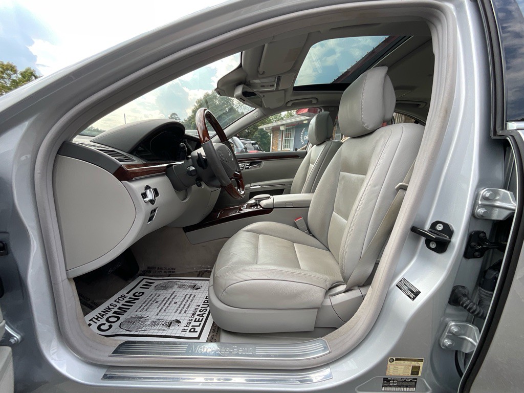 2010 Mercedes-Benz S-Class Image 12