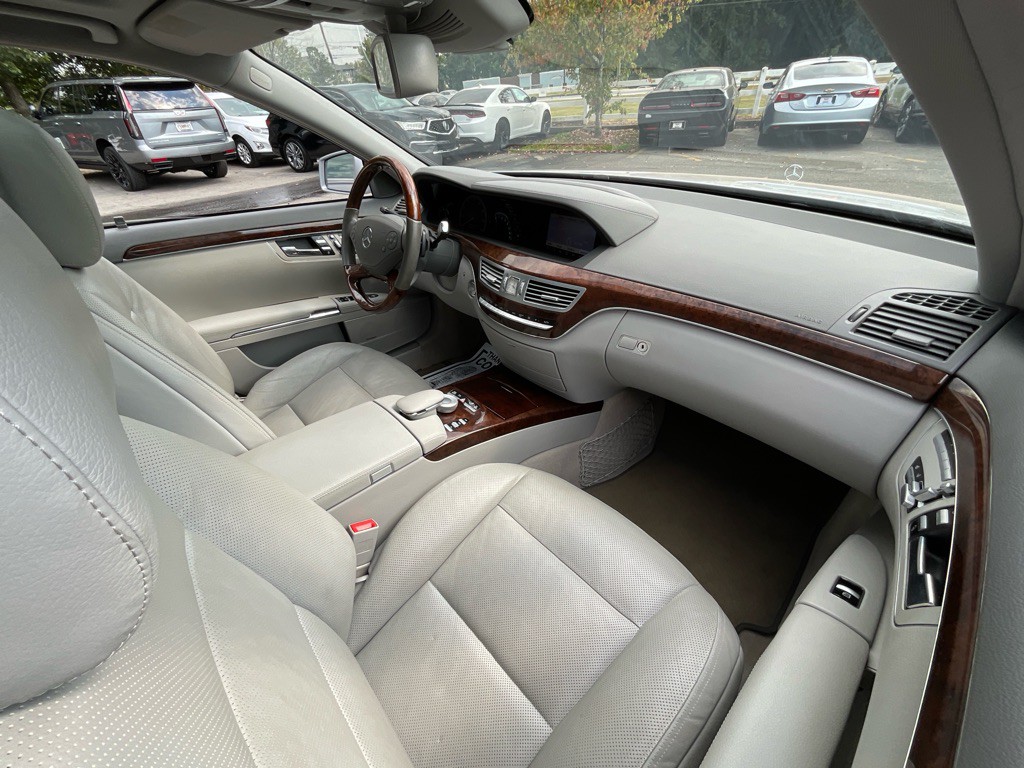 2010 Mercedes-Benz S-Class Image 16