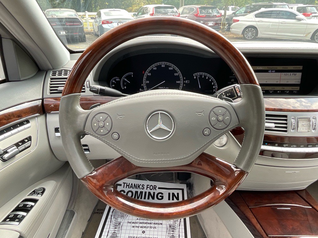 2010 Mercedes-Benz S-Class Image 21