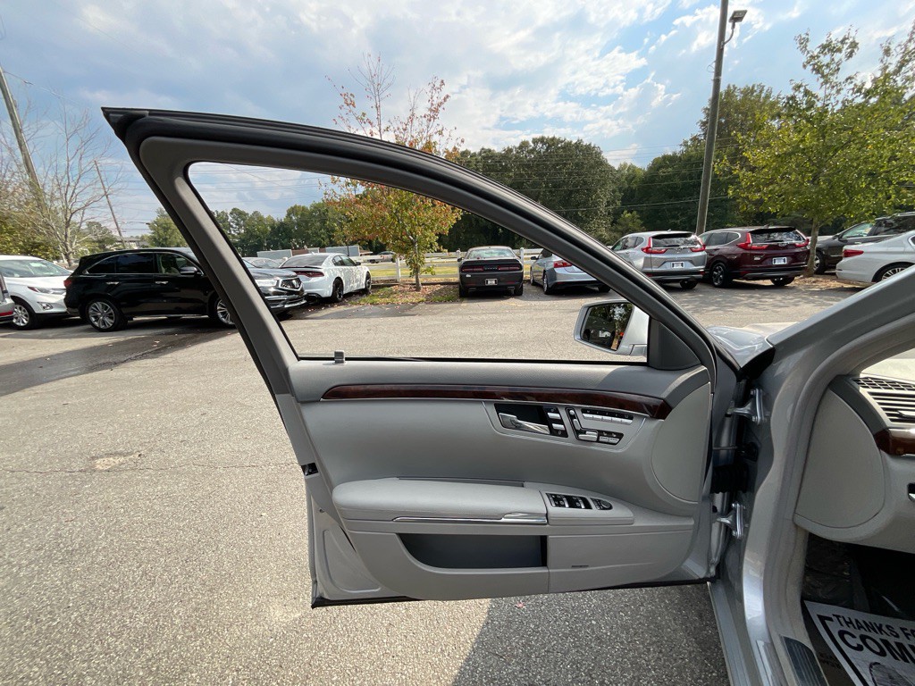 2010 Mercedes-Benz S-Class Image 39