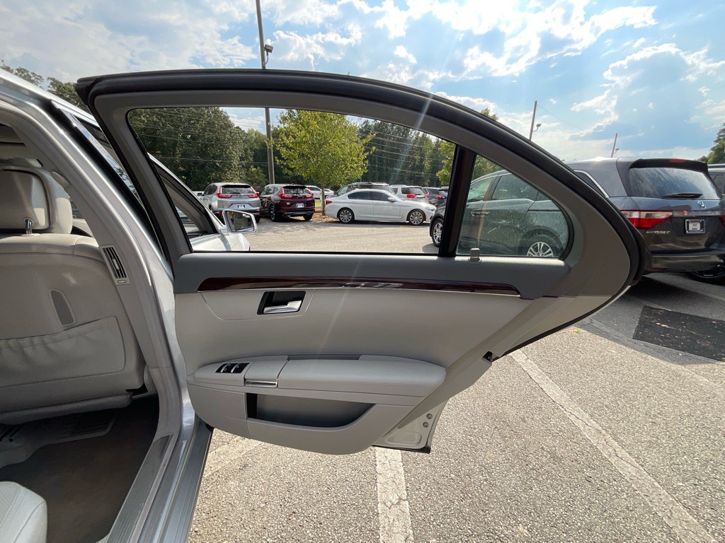 2010 Mercedes-Benz S-Class Image 45