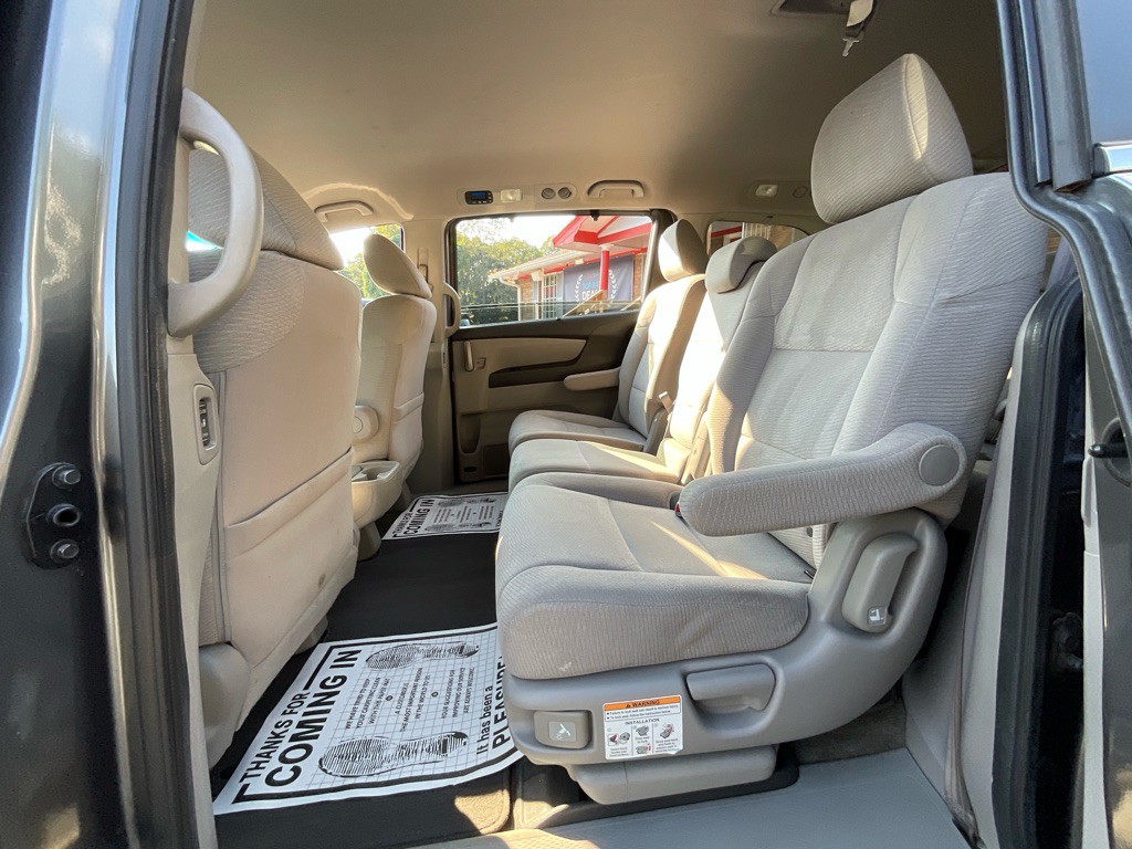 2012 Honda Odyssey Image 24