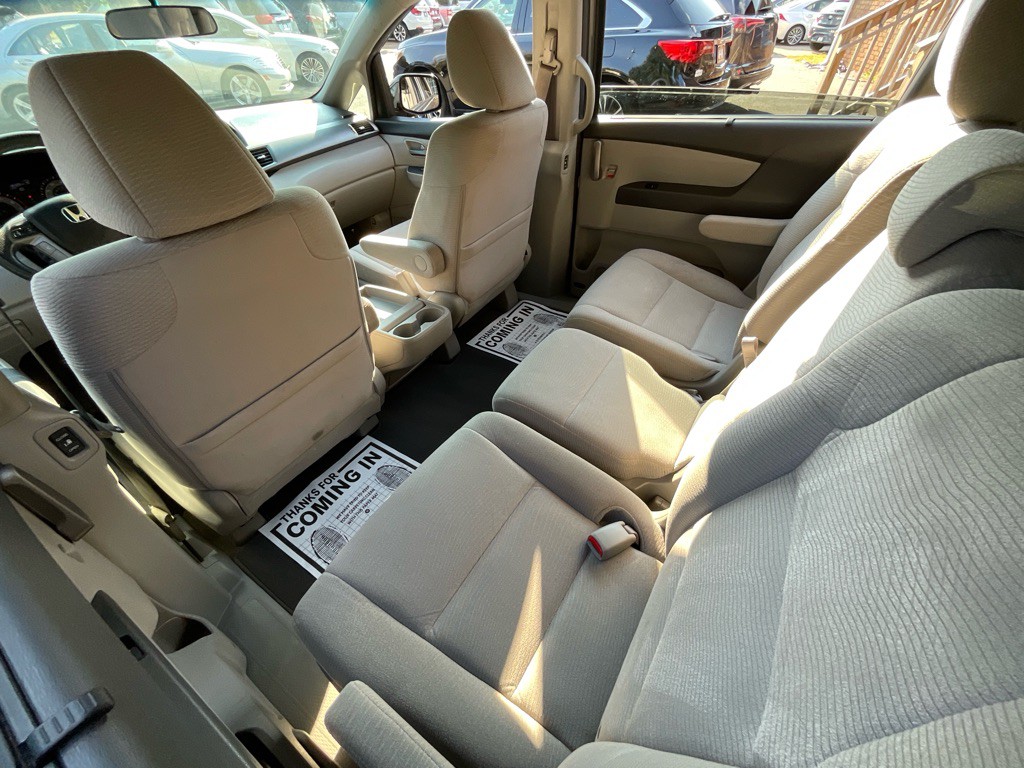 2012 Honda Odyssey Image 25