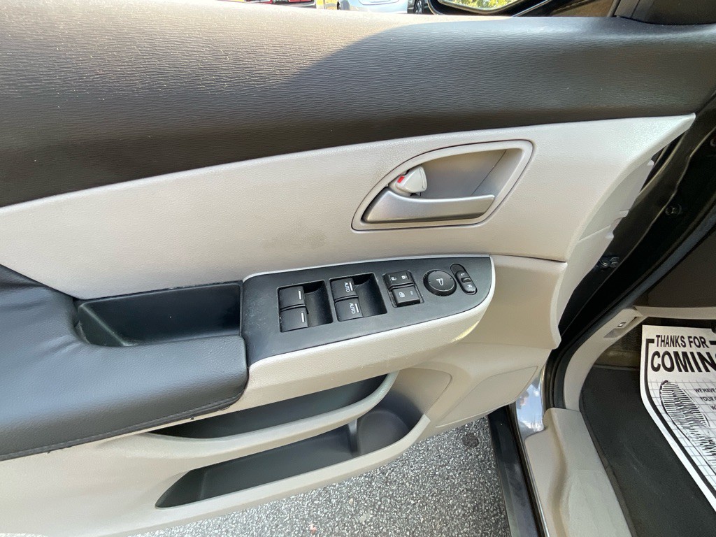 2012 Honda Odyssey Image 38