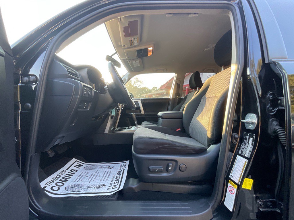 2016 Toyota 4Runner Image 11