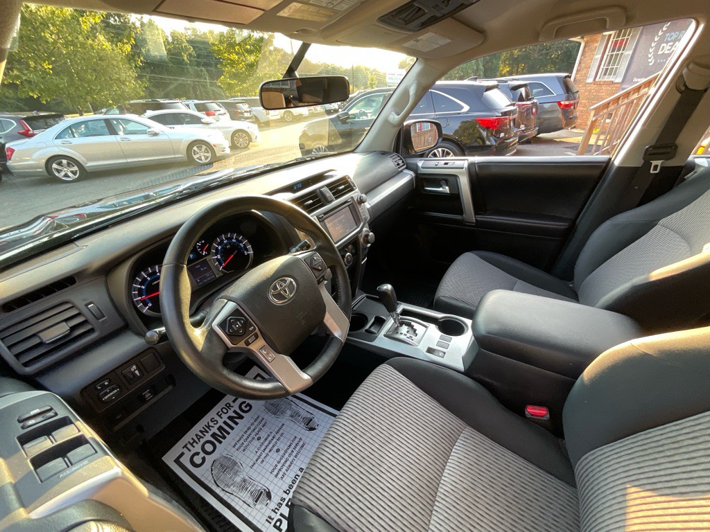 2016 Toyota 4Runner Image 12
