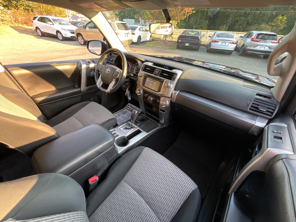 2016 Toyota 4Runner Image 15