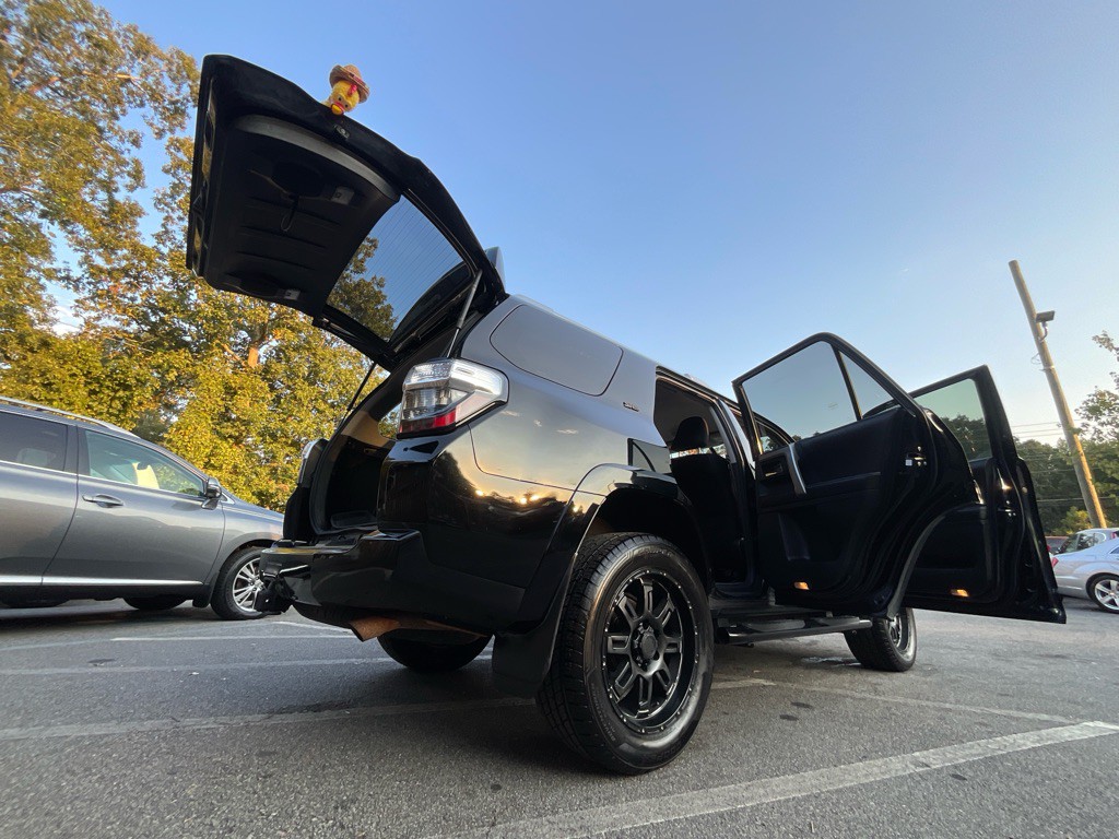 2016 Toyota 4Runner Image 30