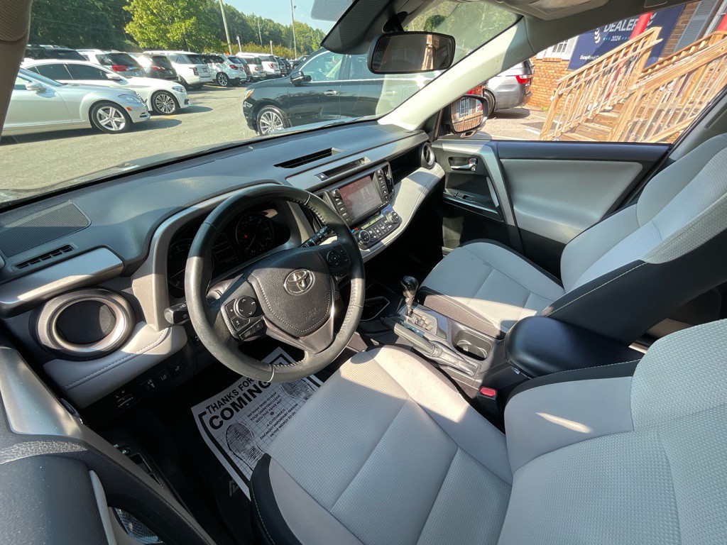 2018 Toyota Rav4 Image 12