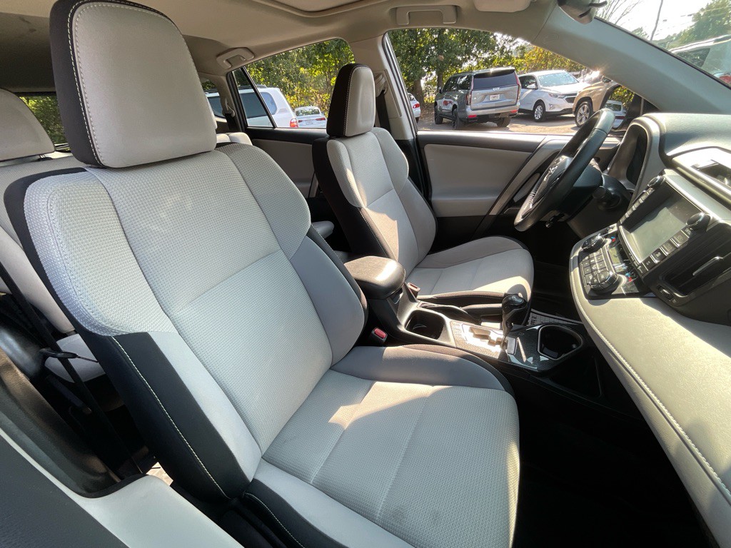 2018 Toyota Rav4 Image 16