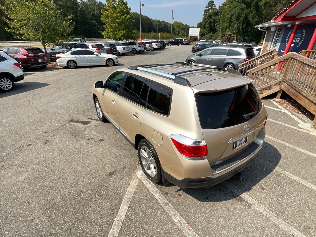 2013 Toyota Highlander Image 10