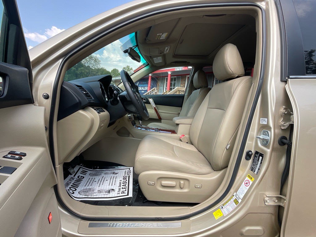 2013 Toyota Highlander Image 12
