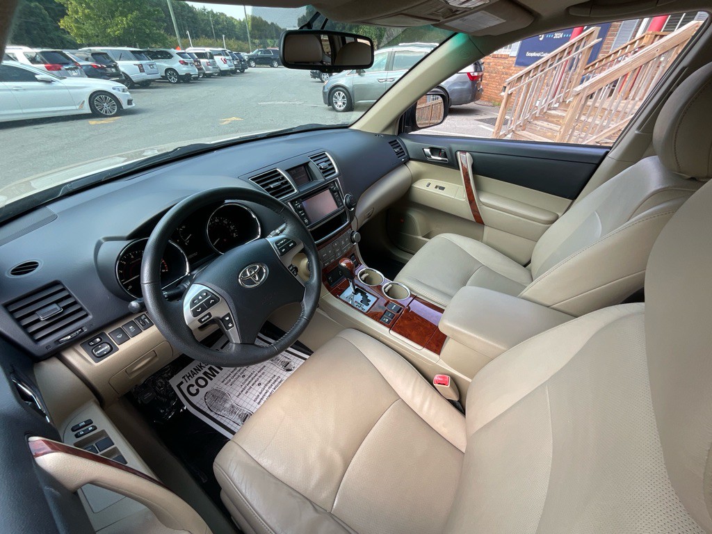 2013 Toyota Highlander Image 13