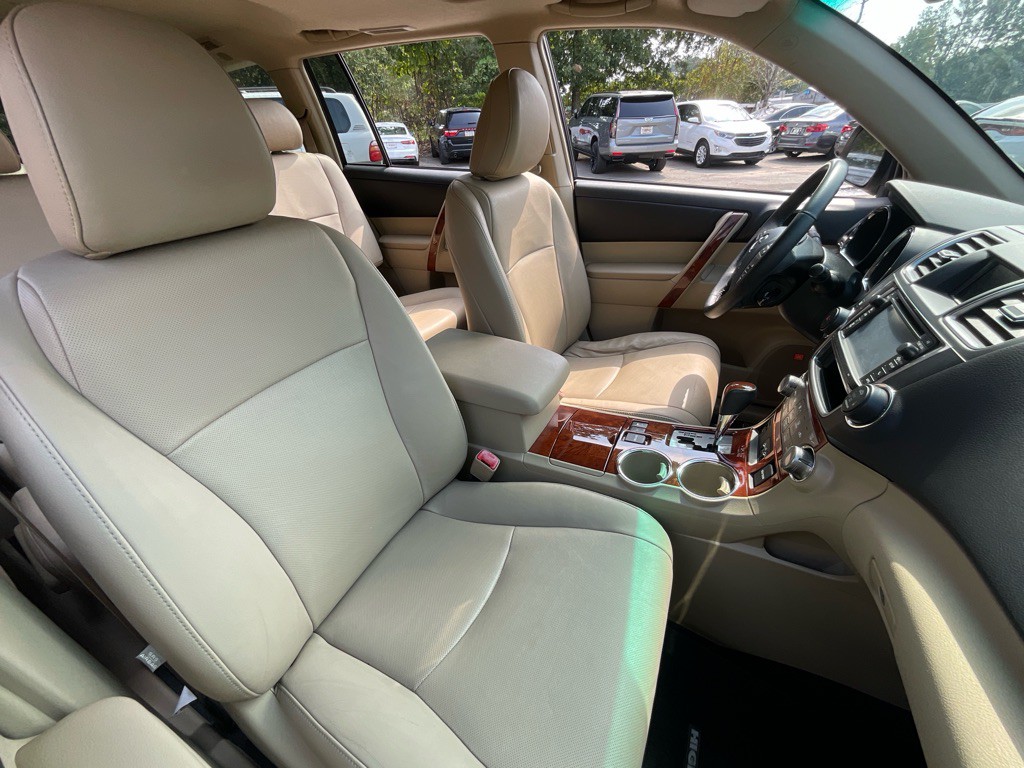2013 Toyota Highlander Image 17