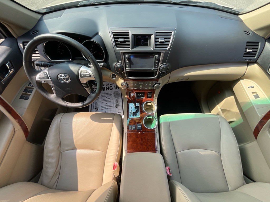 2013 Toyota Highlander Image 19
