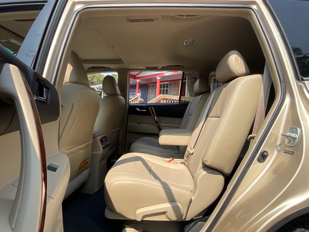 2013 Toyota Highlander Image 26