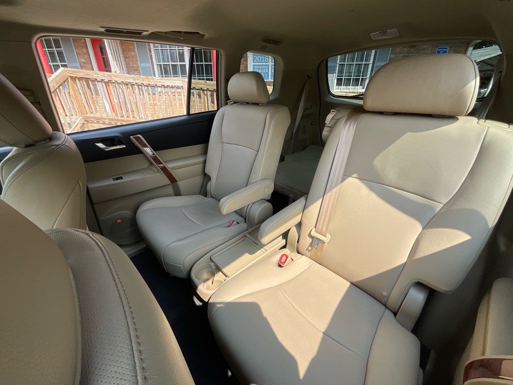 2013 Toyota Highlander Image 28
