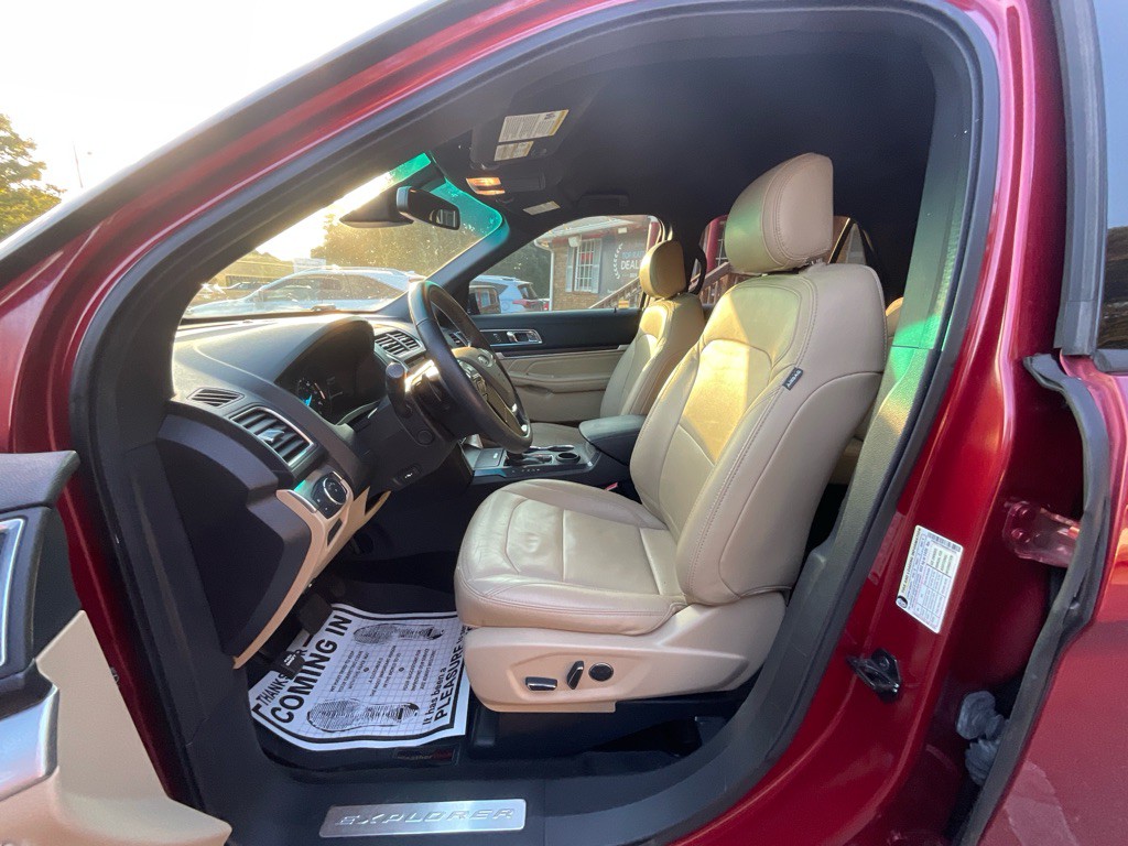 2017 Ford Explorer Image 13