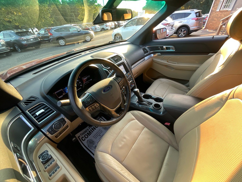 2017 Ford Explorer Image 14