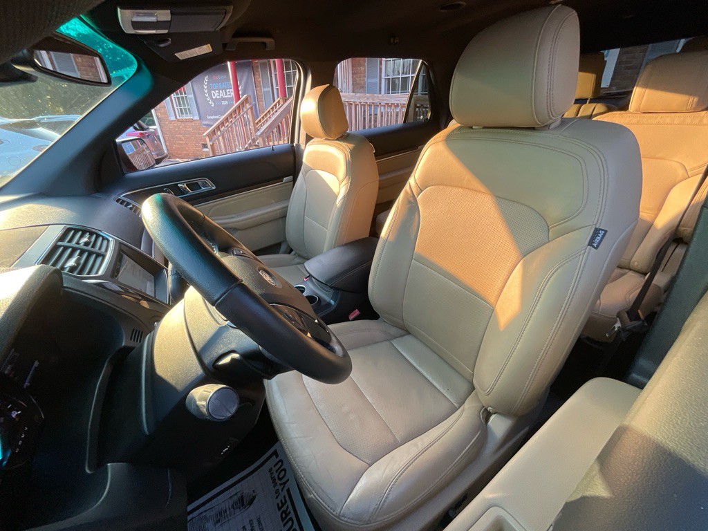 2017 Ford Explorer Image 15